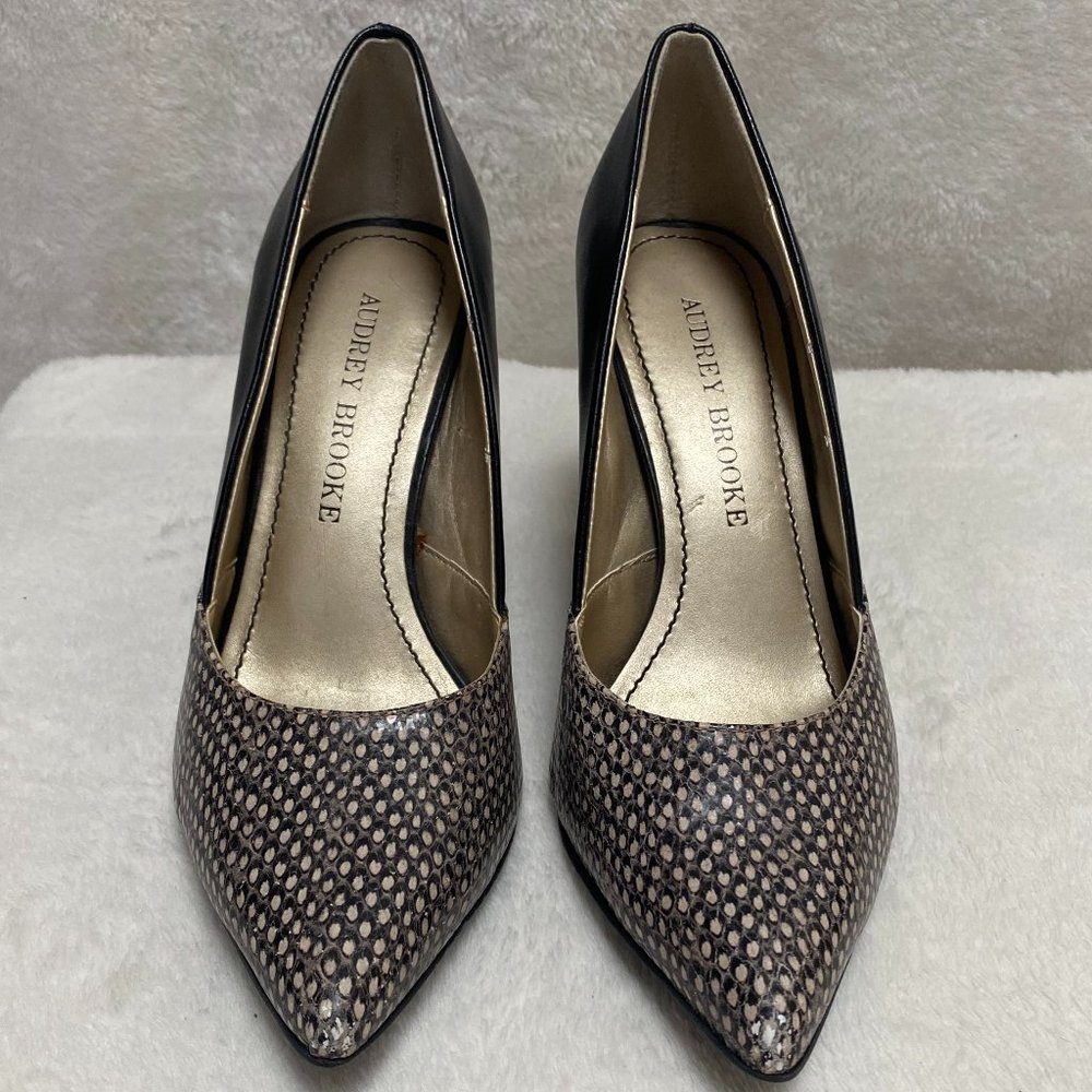 Audrey Brooke Osterich Design Sable Heel Sz: 6